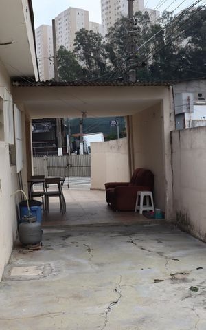 Casa à venda com 147m², 2 quartos e 3 vagas Casa à venda com 147m², 2 quartos e 3 vagasQuintal