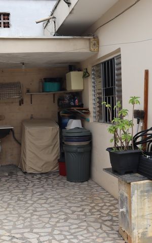 Casa à venda com 147m², 2 quartos e 3 vagas Casa à venda com 147m², 2 quartos e 3 vagasÁrea de Serviço