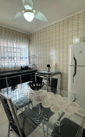 Casa à venda com 147m², 2 quartos e 3 vagas Casa à venda com 147m², 2 quartos e 3 vagasCozinha
