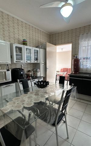 Casa à venda com 147m², 2 quartos e 3 vagas Casa à venda com 147m², 2 quartos e 3 vagasCozinha
