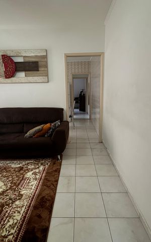 Casa à venda com 147m², 2 quartos e 3 vagas Casa à venda com 147m², 2 quartos e 3 vagasSala