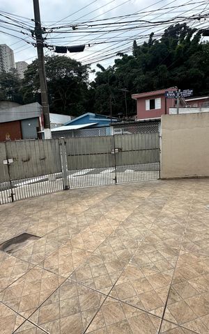 Casa à venda com 147m², 2 quartos e 3 vagas Casa à venda com 147m², 2 quartos e 3 vagasGaragem