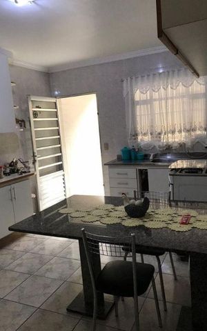 Casa à venda com 204m², 3 quartos e 2 vagas
