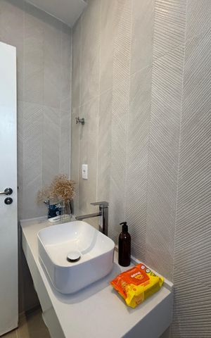 Apartamento à venda com 124m², 2 quartos e 1 vaga Apartamento à venda com 124m², 2 quartos e 1 vagaCobertura - Banheiro