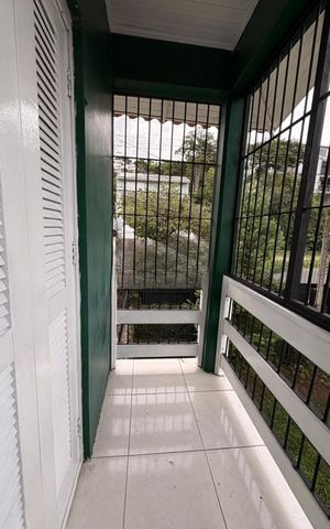 Casa à venda com 170m², 3 quartos e 4 vagas