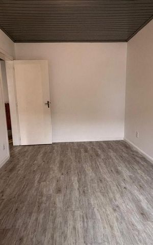 Casa à venda com 170m², 3 quartos e 4 vagas Casa à venda com 170m², 3 quartos e 4 vagasQuarto 2