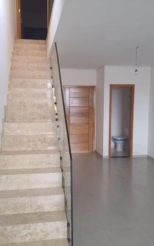 Casa à venda com 170m², 3 quartos e 2 vagas
