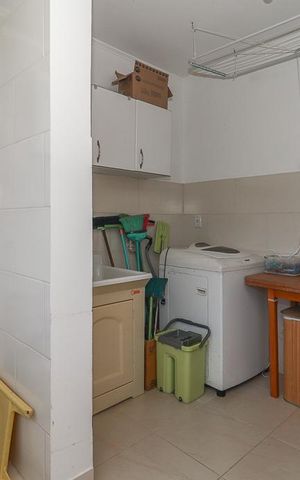 Apartamento à venda com 129m², 3 quartos e 1 vagaÁrea de Serviço