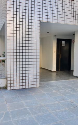 Apartamento à venda com 120m², 4 quartos e 2 vagas Apartamento à venda com 120m², 4 quartos e 2 vagasÁrea Comum - Pilotis