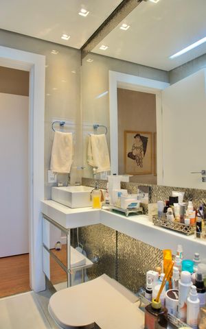 Apartamento à venda com 120m², 4 quartos e 2 vagas Apartamento à venda com 120m², 4 quartos e 2 vagasSuíte - Banheiro