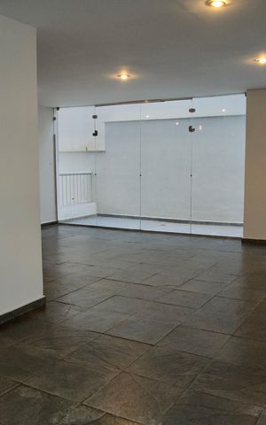 Apartamento à venda com 120m², 4 quartos e 2 vagas Apartamento à venda com 120m², 4 quartos e 2 vagasÁrea Comum - Salão de Festas