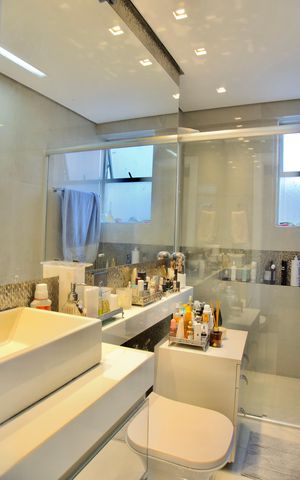 Apartamento à venda com 120m², 4 quartos e 2 vagas Apartamento à venda com 120m², 4 quartos e 2 vagasSuíte - Banheiro