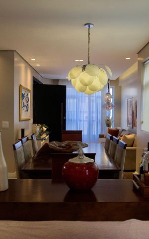 Apartamento à venda com 120m², 4 quartos e 2 vagas Apartamento à venda com 120m², 4 quartos e 2 vagasSala