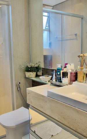 Apartamento à venda com 120m², 4 quartos e 2 vagas Apartamento à venda com 120m², 4 quartos e 2 vagasBanheiro