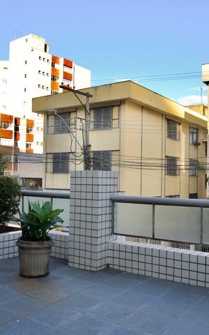 Apartamento à venda com 120m², 4 quartos e 2 vagas Apartamento à venda com 120m², 4 quartos e 2 vagasÁrea Comum - Pilotis
