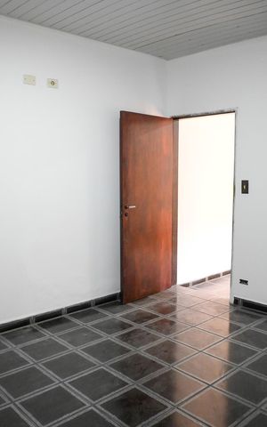 Casa à venda com 184m², 1 quarto e 2 vagas