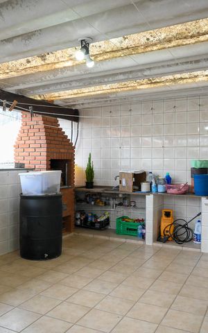 Casa à venda com 150m², 2 quartos e 2 vagas Casa à venda com 150m², 2 quartos e 2 vagasVaranda / Area de Serviço