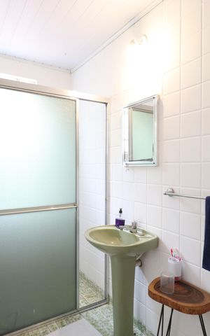 Casa para alugar com 170m², 2 quartos e 2 vagasBanheiro