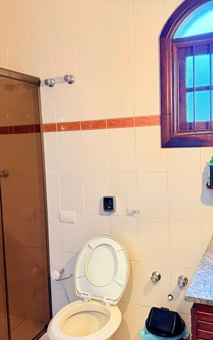 Casa para alugar com 220m², 3 quartos e 3 vagas Casa para alugar com 220m², 3 quartos e 3 vagasBanheiro 3