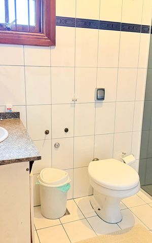 Casa para alugar com 220m², 3 quartos e 3 vagas Casa para alugar com 220m², 3 quartos e 3 vagasBanheiro 2