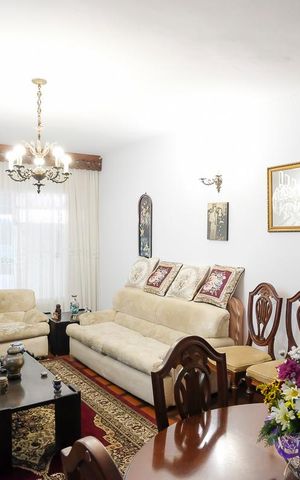 Casa à venda com 149m², 2 quartos e 2 vagasSala