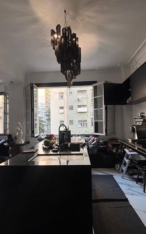 Apartamento à venda com 157m², 4 quartos e 1 vaga Apartamento à venda com 157m², 4 quartos e 1 vagaCozinha americana
