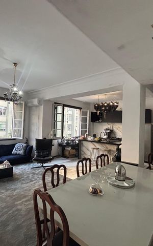 Apartamento à venda com 157m², 4 quartos e 1 vaga Apartamento à venda com 157m², 4 quartos e 1 vagaSala