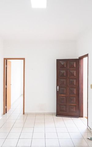 Casa à venda com 150m², 2 quartos e 2 vagasSala