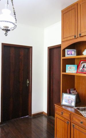 Casa à venda com 336m², 5 quartos e 4 vagas