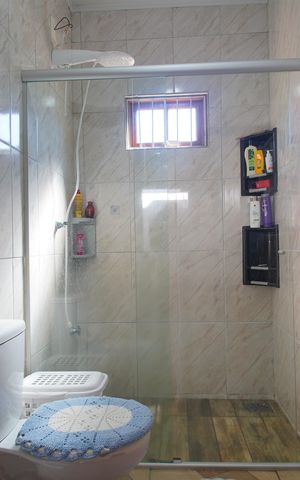 Casa à venda com 186m², 3 quartos e 2 vagasBanheiro