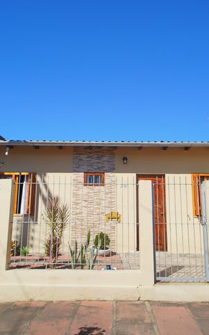 Casa à venda com 186m², 3 quartos e 2 vagasFachada