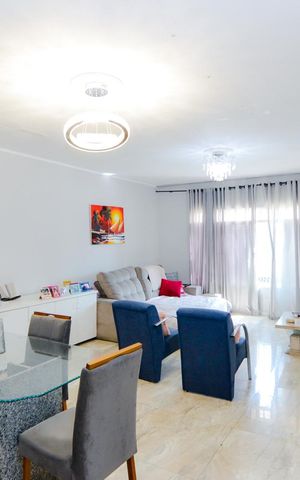 Casa à venda com 330m², 2 quartos e 2 vagasSala