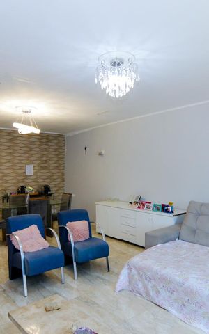Casa à venda com 330m², 2 quartos e 2 vagasSala