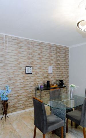 Casa à venda com 330m², 2 quartos e 2 vagasSala