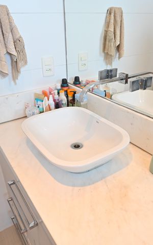 Apartamento à venda com 84m², 3 quartos e 2 vagasBanheiro da Suíte