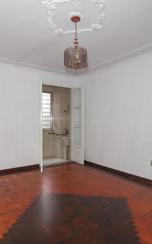 Apartamento à venda com 81m², 2 quartos e sem vagaSala