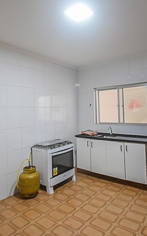 Casa à venda com 198m², 4 quartos e 4 vagas Casa à venda com 198m², 4 quartos e 4 vagasCozinha
