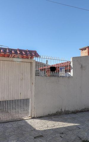 Casa à venda com 100m², 2 quartos e 2 vagasFachada