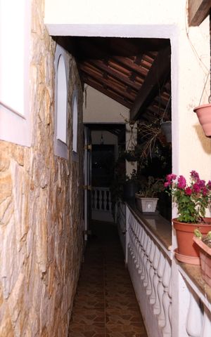 Casa à venda com 400m², 5 quartos e 6 vagasVaranda
