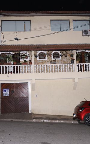 Casa à venda com 400m², 5 quartos e 6 vagasFachada do imóvel - Placa instalada no portão do imóvel - Código da placa: MSRP-401