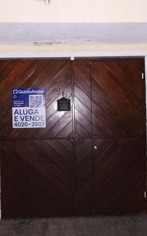 Casa à venda com 400m², 5 quartos e 6 vagasPlaca instalada no portão do imóvel - Código da placa: MSRP-401