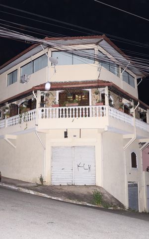 Casa à venda com 400m², 5 quartos e 6 vagasFachada do imóvel 
