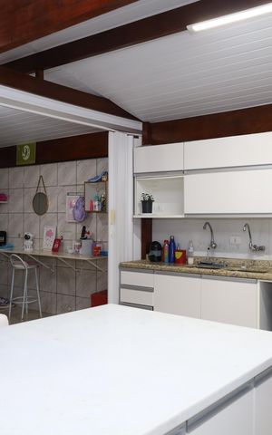 Casa à venda com 400m², 5 quartos e 6 vagasCozinha 2