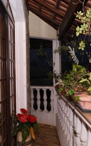 Casa à venda com 400m², 5 quartos e 6 vagasVaranda