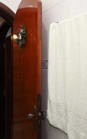 Casa à venda com 400m², 5 quartos e 6 vagasBanheiro social