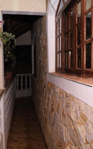 Casa à venda com 400m², 5 quartos e 6 vagasVaranda