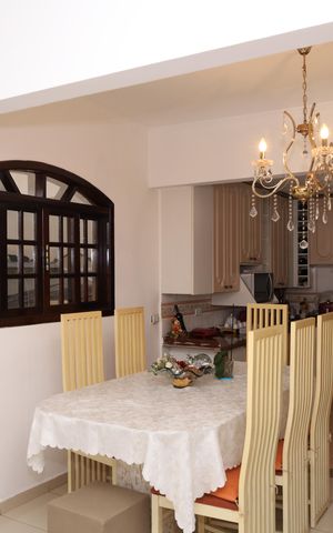 Casa à venda com 400m², 5 quartos e 6 vagasSala 2