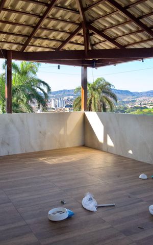 Casa à venda com 150m², 2 quartos e sem vaga Casa à venda com 150m², 2 quartos e sem vagaÁrea Externa