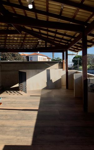 Casa à venda com 150m², 2 quartos e sem vaga Casa à venda com 150m², 2 quartos e sem vagaEntrada da Casa