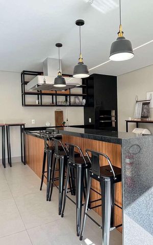 Casa à venda com 140m², 4 quartos e 2 vagas